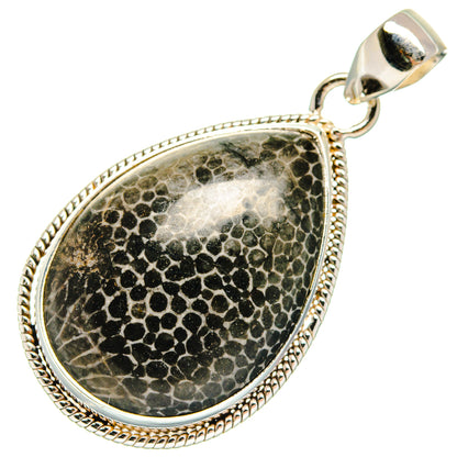 925 sterling silver teardrop stingray pendant, black speckled inlay