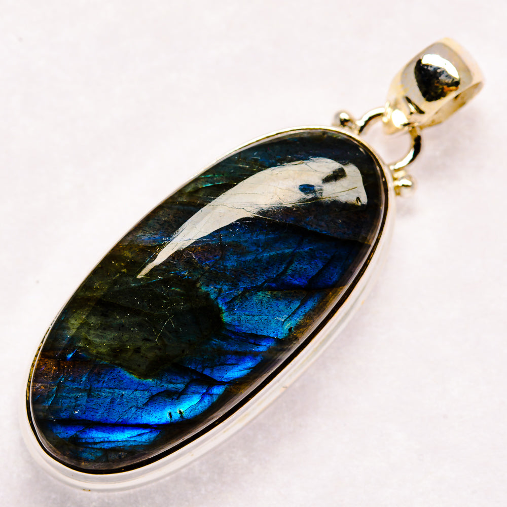 Labradorite pendant with oval blue flash stone in 925 sterling silver setting