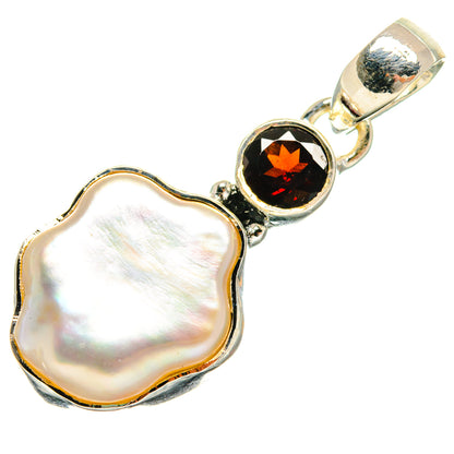 Mother Of Pearl Pendants handcrafted by Ana Silver Co - PD25030 - Photo 2