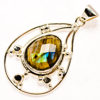 Labradorite Pendants handcrafted by Ana Silver Co - PD28007 - Photo 2