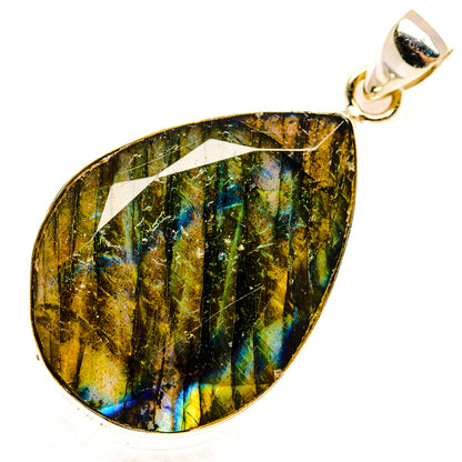 Labradorite Pendants handcrafted by Ana Silver Co - PD28686 - Photo 2