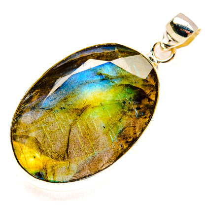 Labradorite Pendants handcrafted by Ana Silver Co - PD29100 - Photo 2