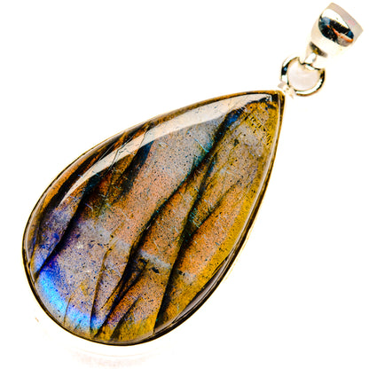 Labradorite Pendants handcrafted by Ana Silver Co - PD29118 - Photo 2