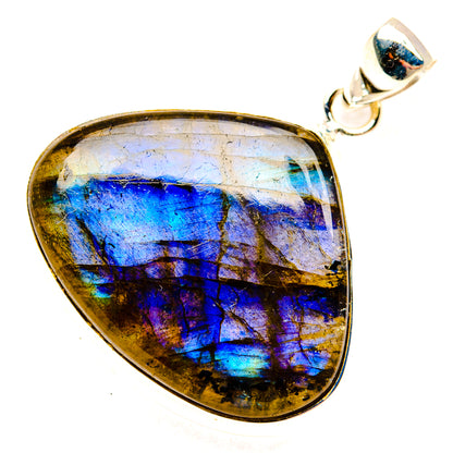 Labradorite Pendants handcrafted by Ana Silver Co - PD29127 - Photo 2