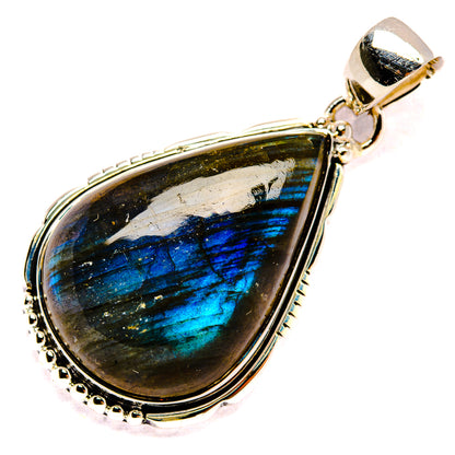 Labradorite Pendants handcrafted by Ana Silver Co - PD31011 - Photo 2