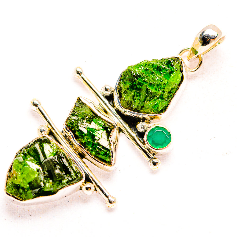Green rough gemstone pendant with 925 silver setting, includes round green accent stone