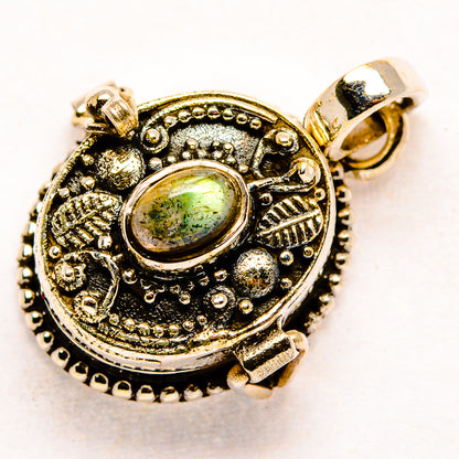 Labradorite Pendants handcrafted by Ana Silver Co - PD34485 - Photo 2