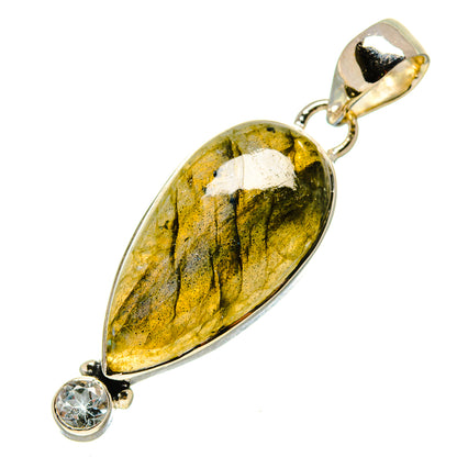 Oval labradorite and quartz pendant in 925 sterling silver with round clear accent
