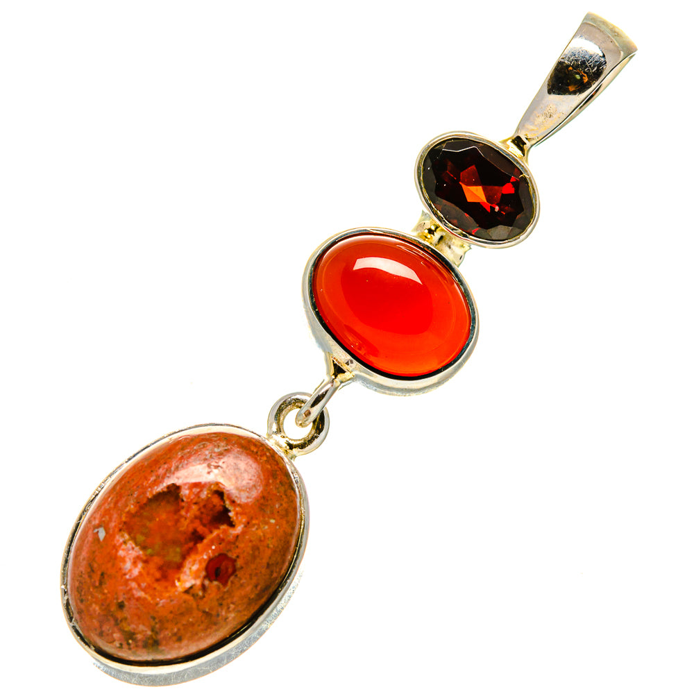 Three-stone oval pendant with red-orange and dark cabochons in 925 sterling silver