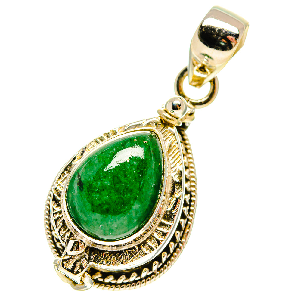 Maw Sit Sit poison pendant in 925 silver with green teardrop stone and ornate setting