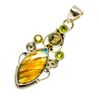 Labradorite and peridot pendant in 925 sterling silver, with oval marquise stone