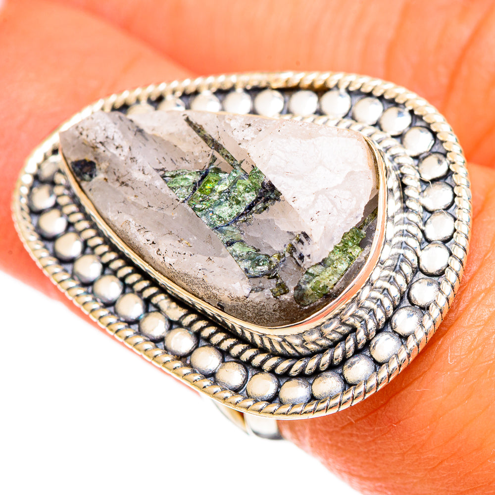 925 sterling silver ring with pear-shaped quartz and green tourmaline, scalloped edge