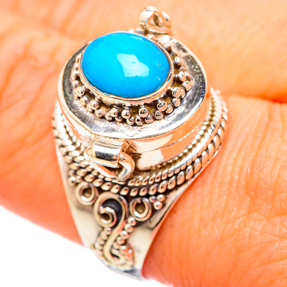 Turquoise cabochon sterling silver ring with ornate filigree and beaded band