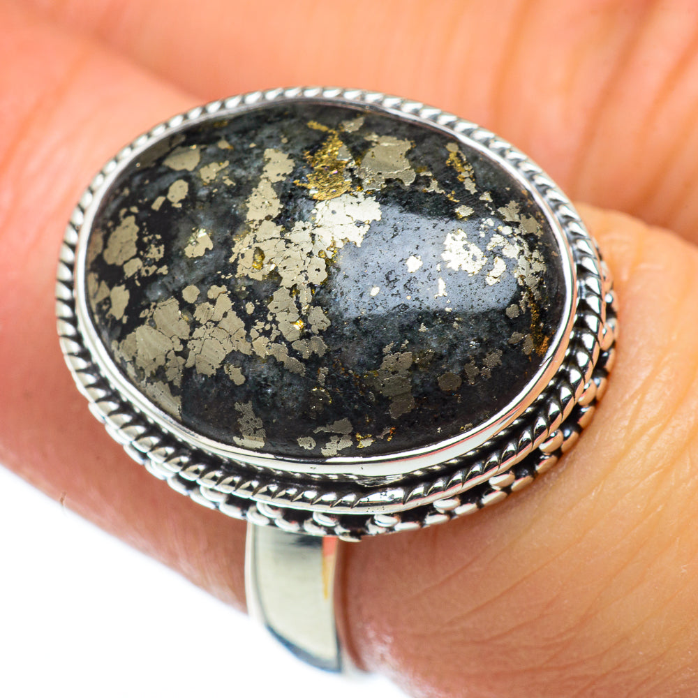 Oval black onyx ring with gold flecks, ornate sterling silver bezel, size 7