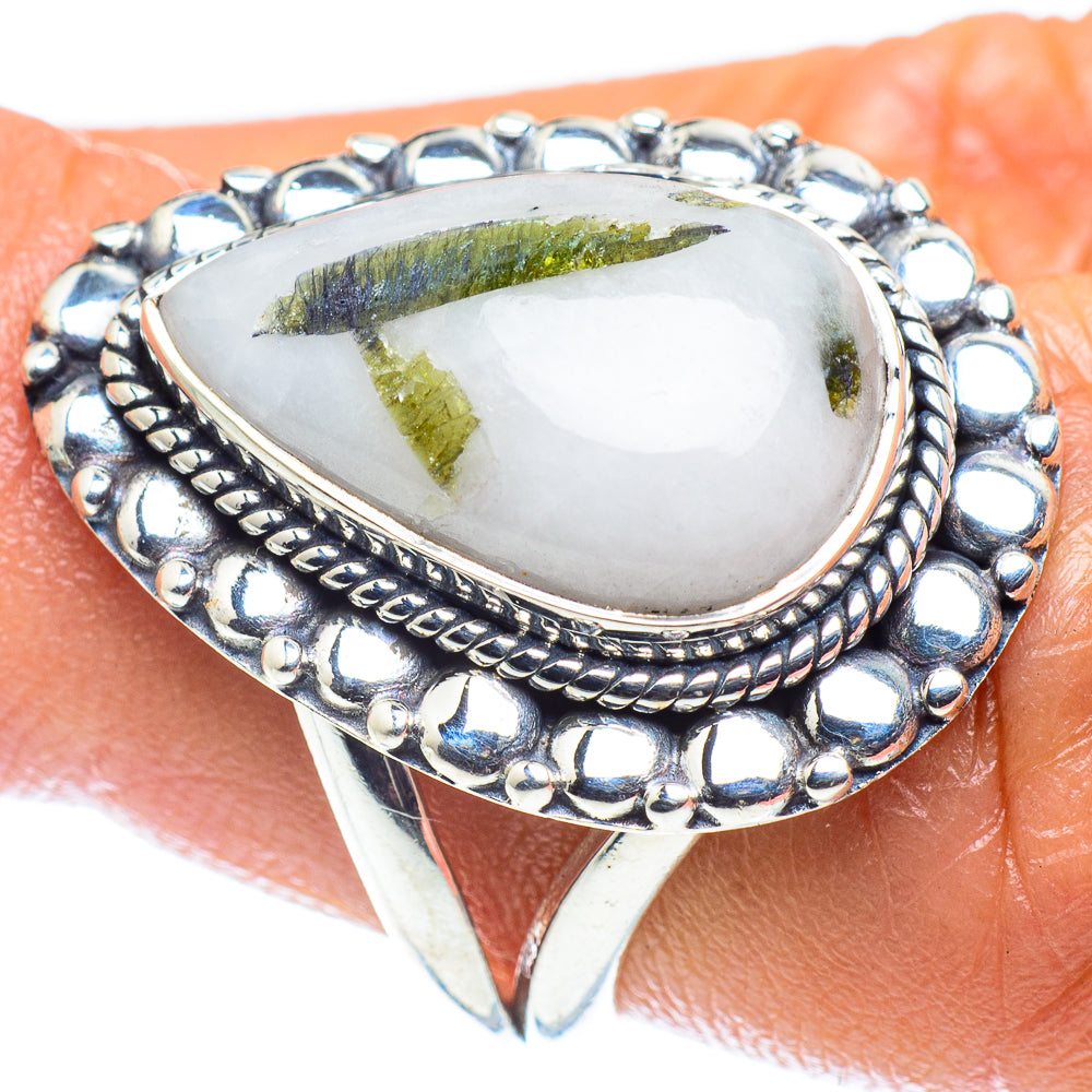 Sterling silver oval-teardrop ring, green quartz in bezel with bead border