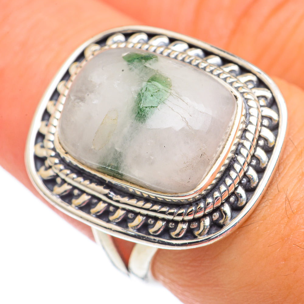 Oval green tourmaline in quartz silver ring with ornate rope band