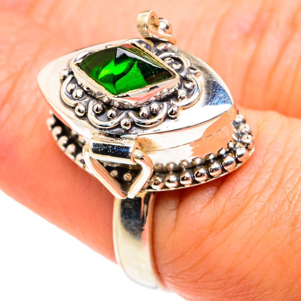 Chrome Diopside Rings handcrafted by Ana Silver Co - RING76596