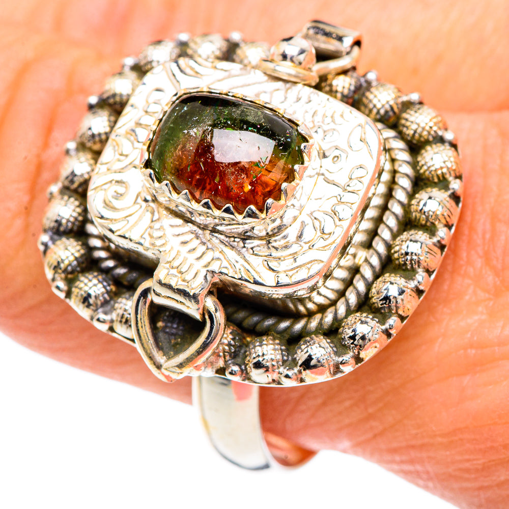 925 sterling silver ring with square engravings and oval green-and-red gemstone, size 10.75