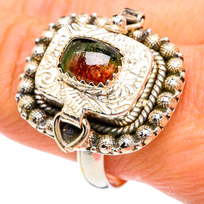 925 sterling silver ring with square engravings and oval green-and-red gemstone, size 10.75