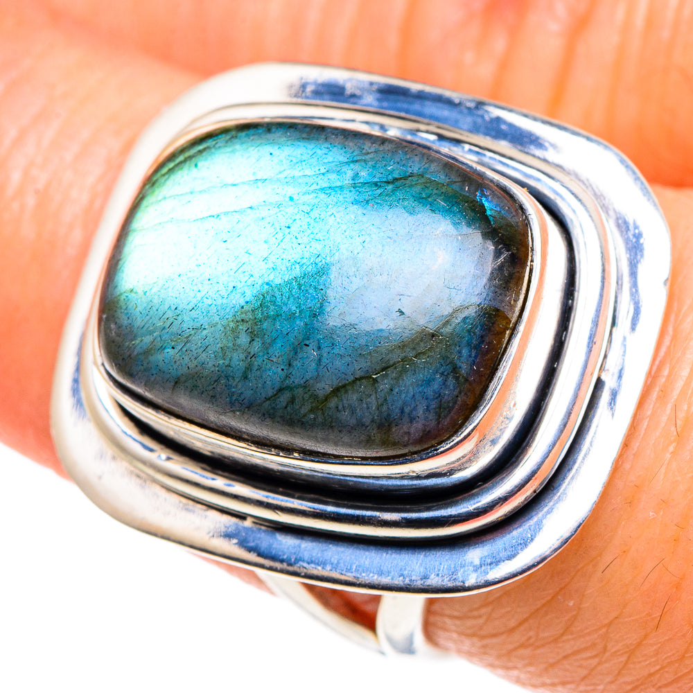 Silver labradorite ring with oval gemstone and blue-green flash, size 7.5