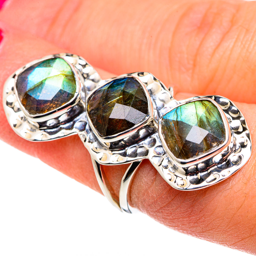 Silver triple oval labradorite ring with bezel settings and scalloped edge detail
