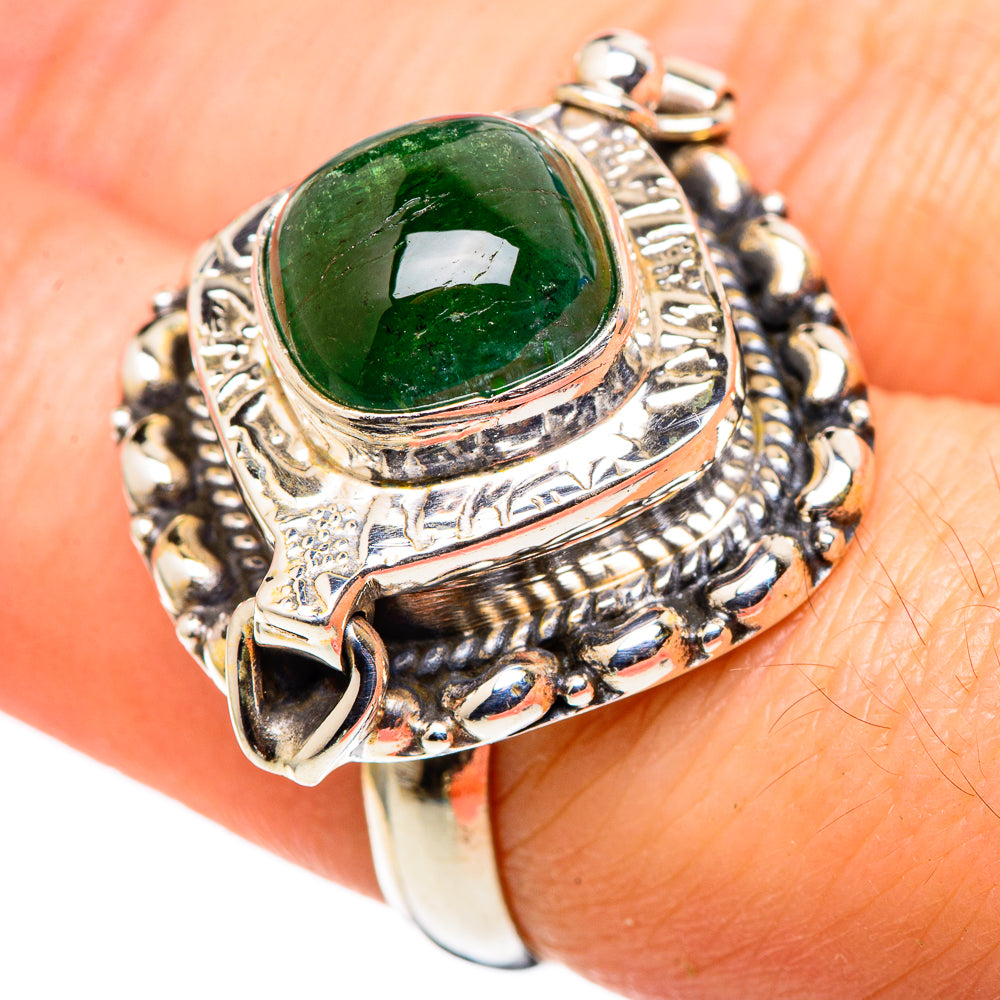 Green aventurine cabochon poison ring in ornate 925 sterling silver setting