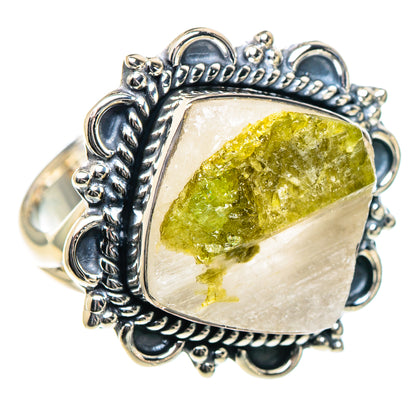 925 sterling silver ring with yellow-green quartz stone in scalloped frame