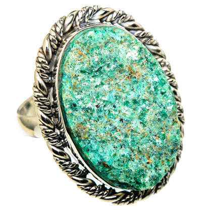 Oval green fuchsite cabochon ring in 925 silver with textured braided border